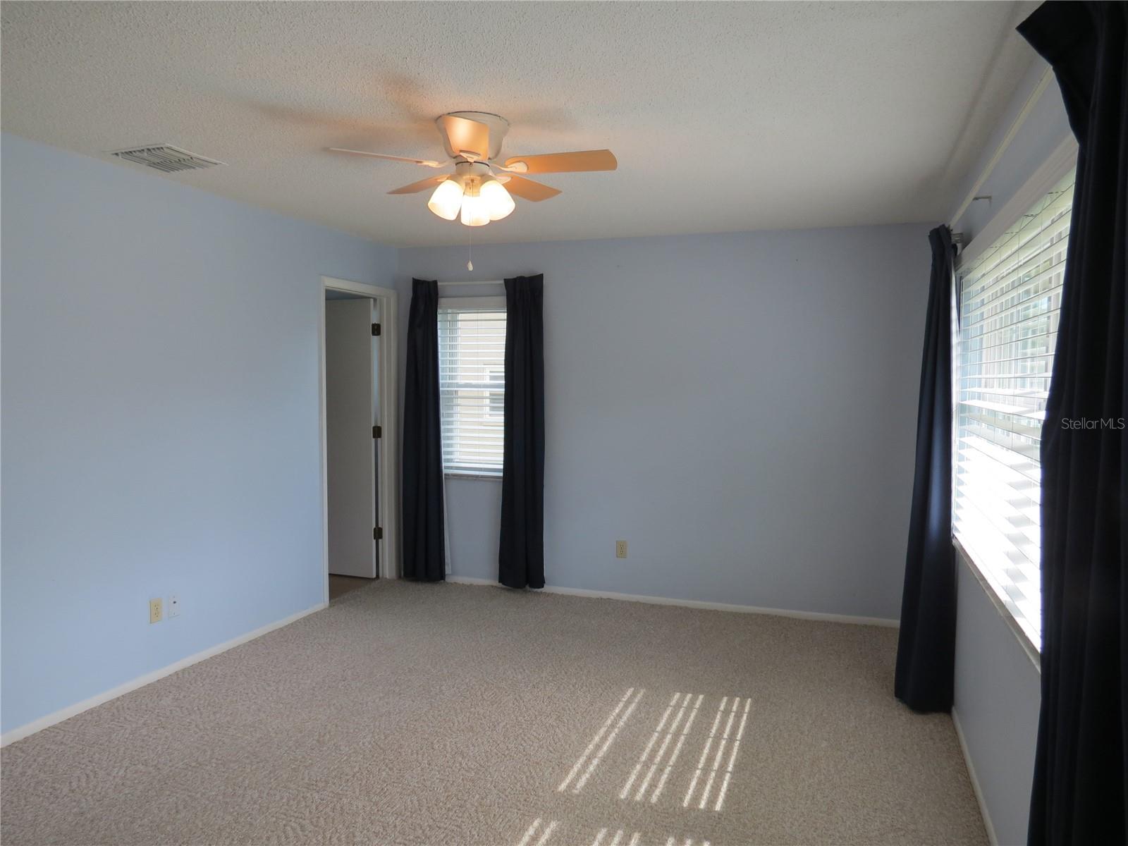 999 GILLESPIE DR, PALM HARBOR, FL, 34684