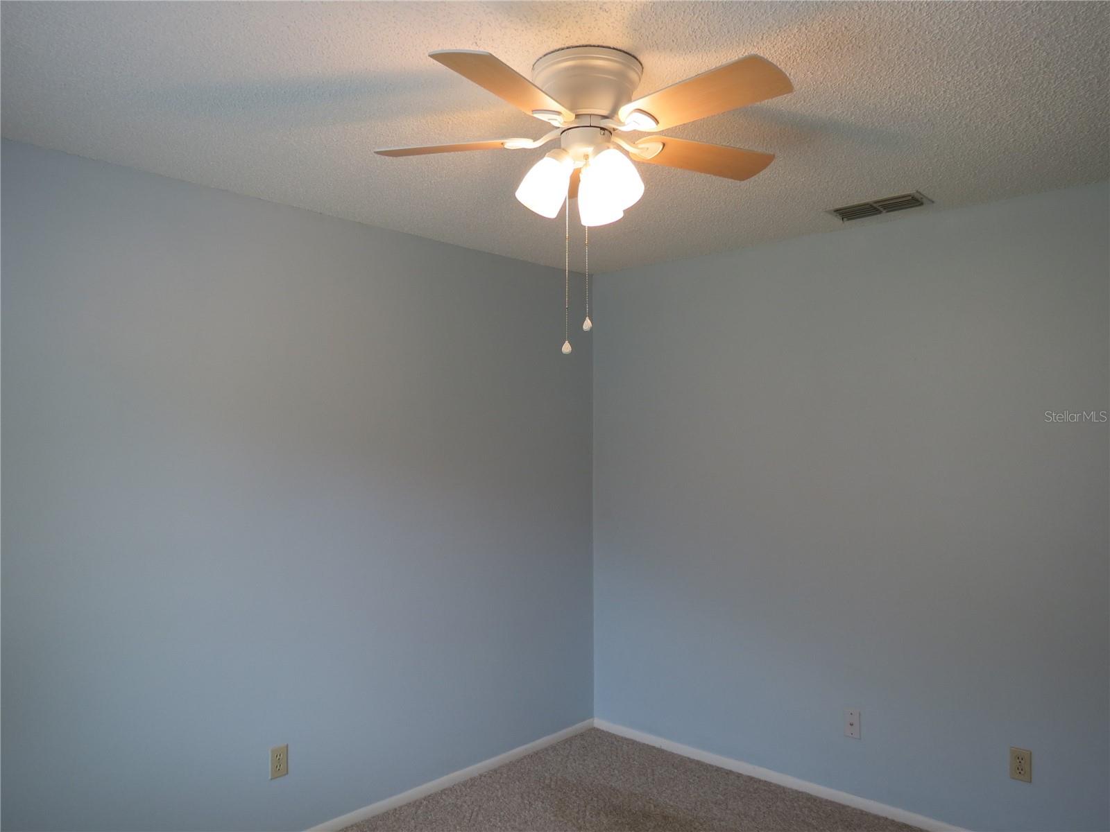 999 GILLESPIE DR, PALM HARBOR, FL, 34684
