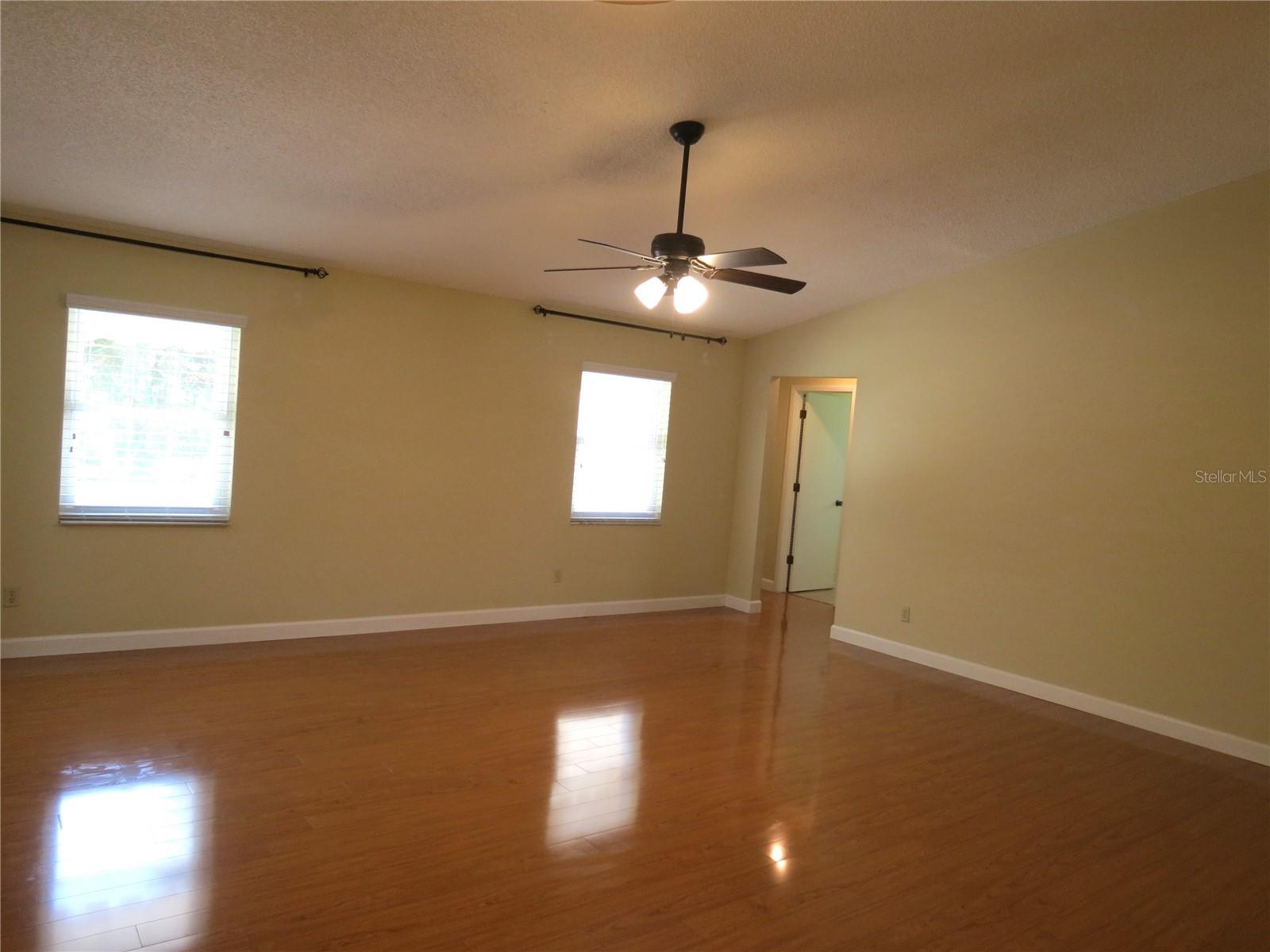 999 GILLESPIE DR, PALM HARBOR, FL, 34684