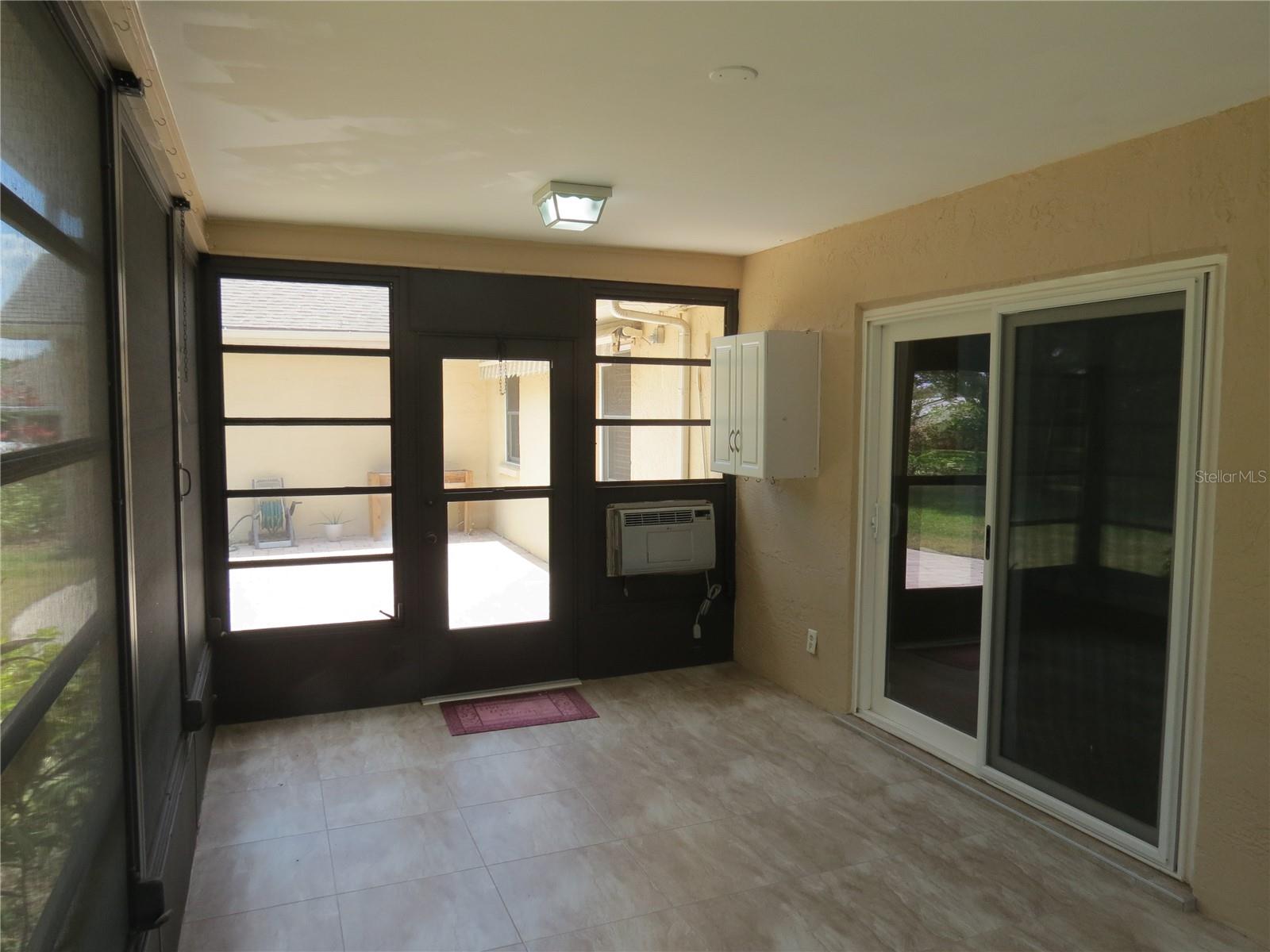 999 GILLESPIE DR, PALM HARBOR, FL, 34684