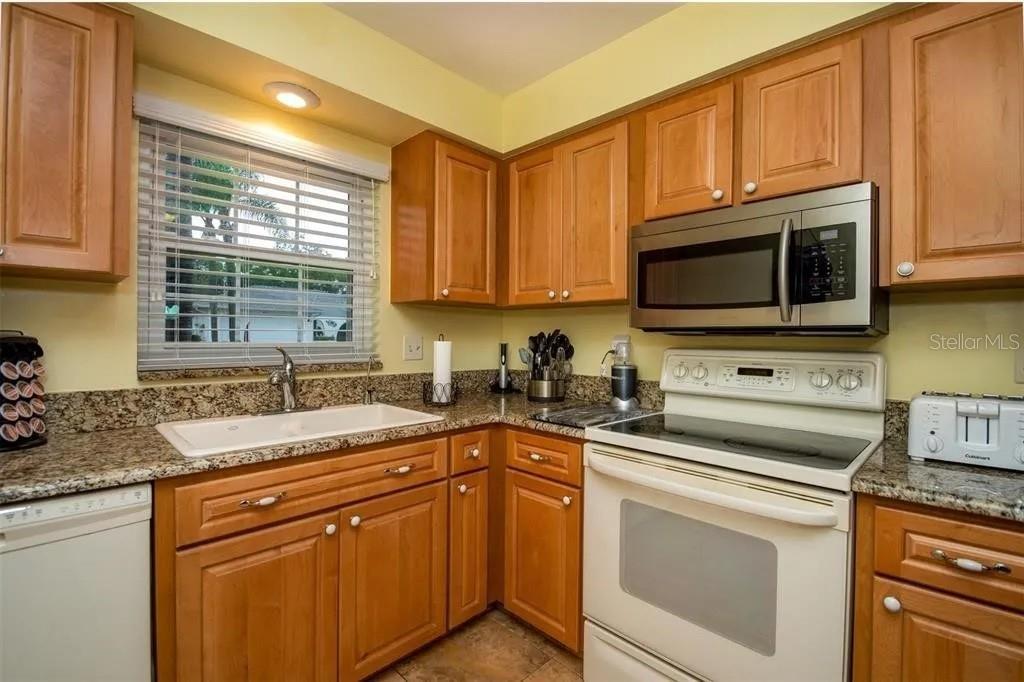 999 GILLESPIE DR, PALM HARBOR, FL, 34684