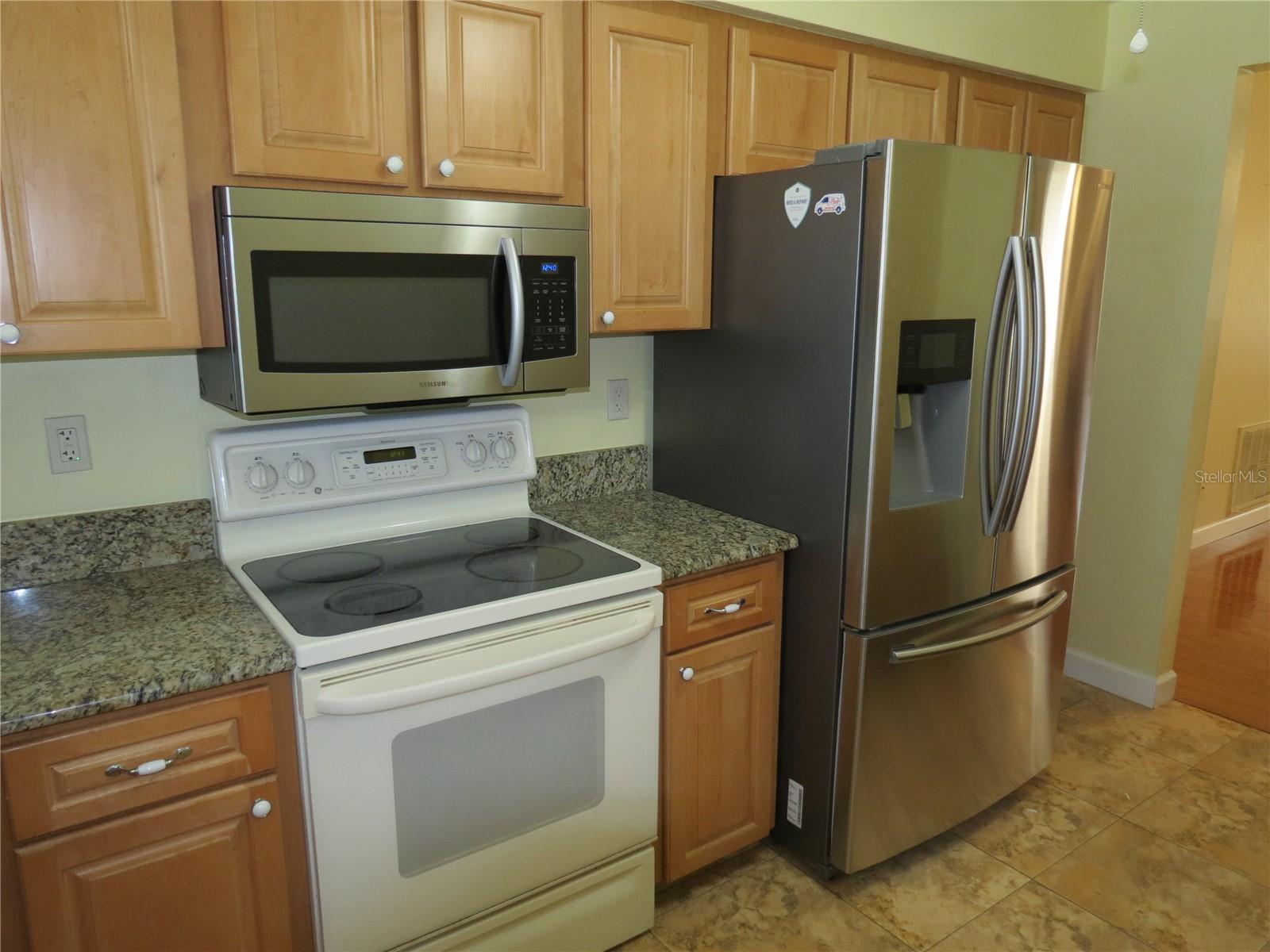 999 GILLESPIE DR, PALM HARBOR, FL, 34684