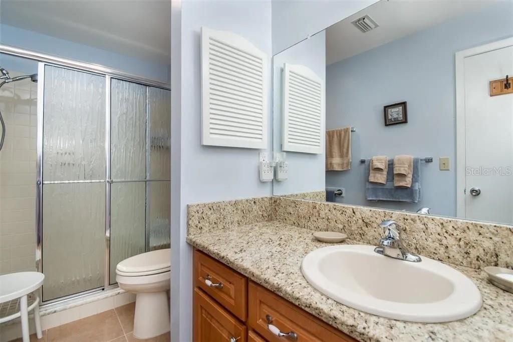999 GILLESPIE DR, PALM HARBOR, FL, 34684