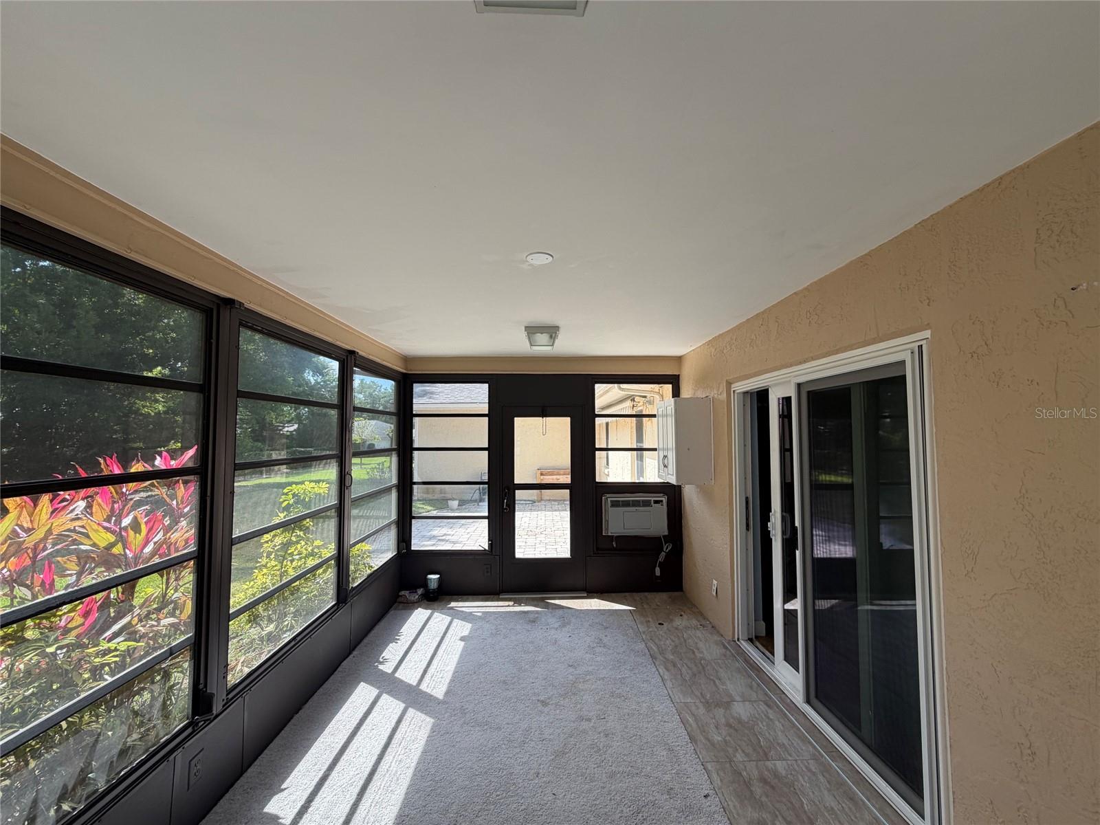 999 GILLESPIE DR, PALM HARBOR, FL, 34684