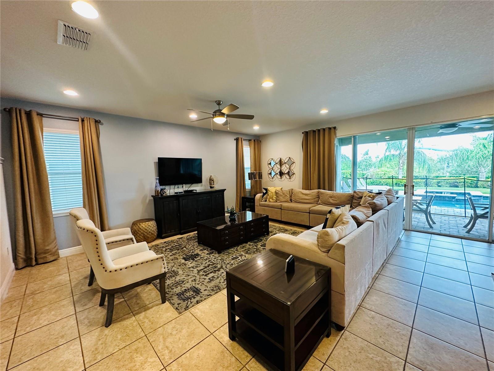 241 FALLS DR, KISSIMMEE, FL, 34747