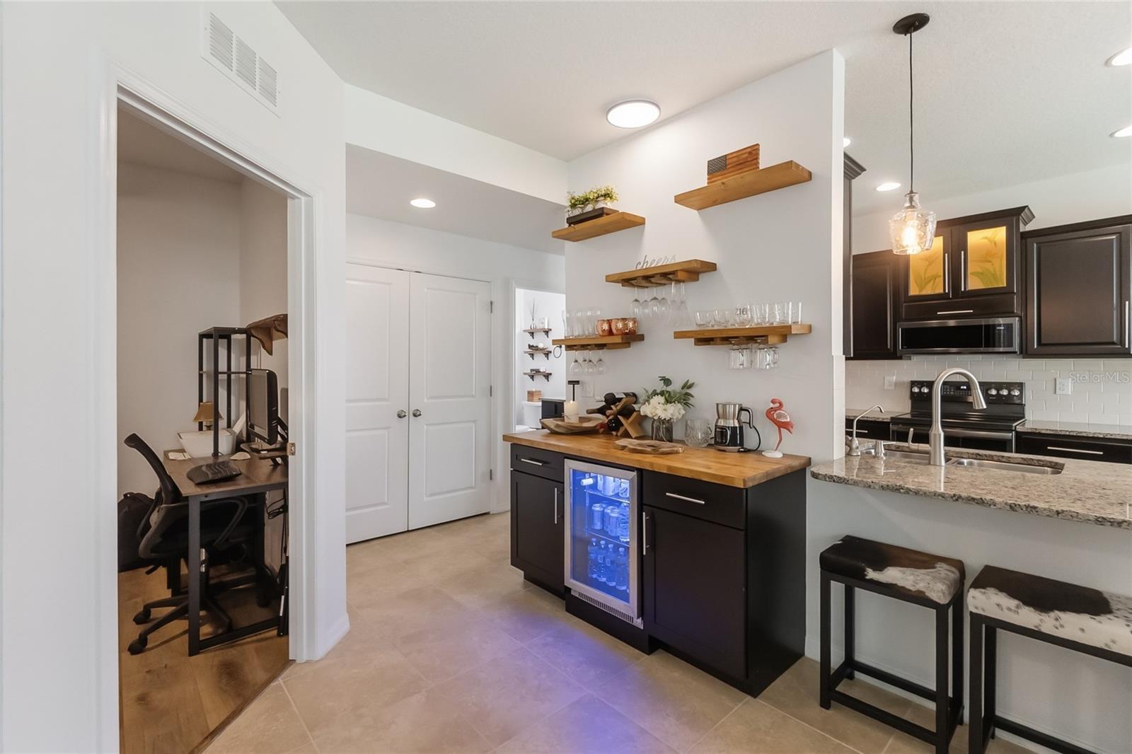 8342 ENCLAVE WAY #102, SARASOTA, FL, 34243