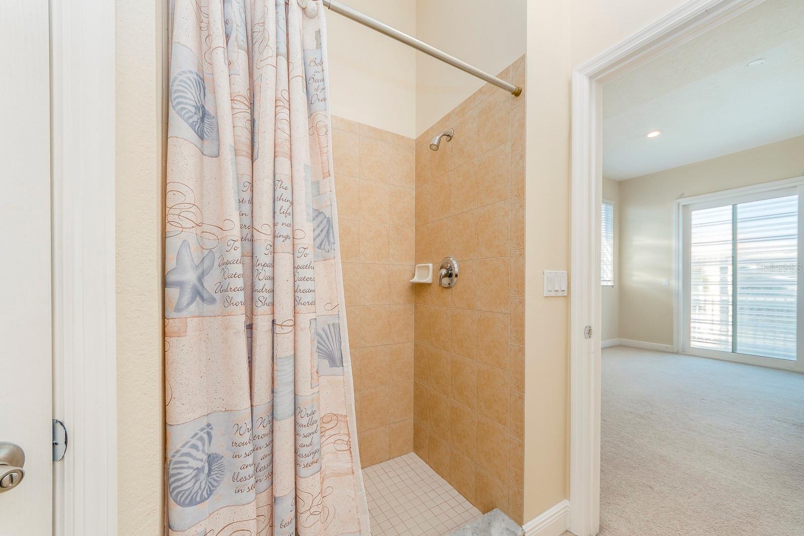 10639 HATTERAS DR, TAMPA, FL, 33615