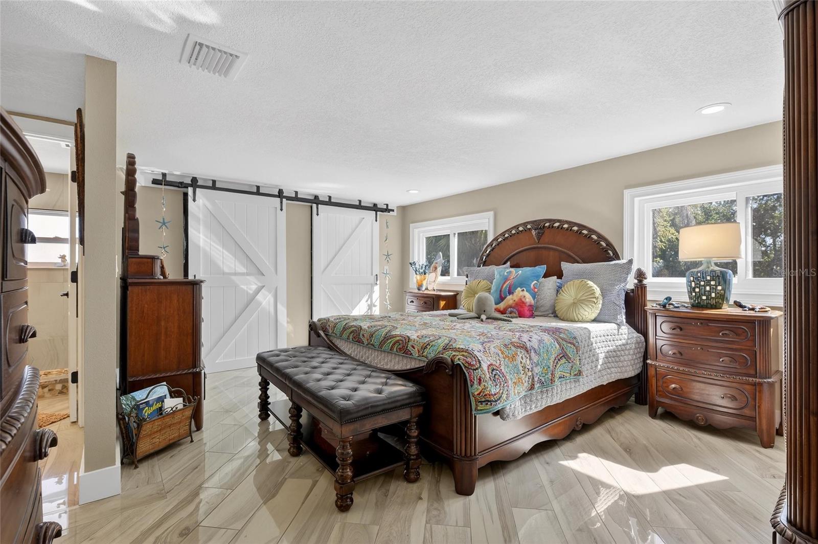 2nd Bedroom w/ ensuite bathroom