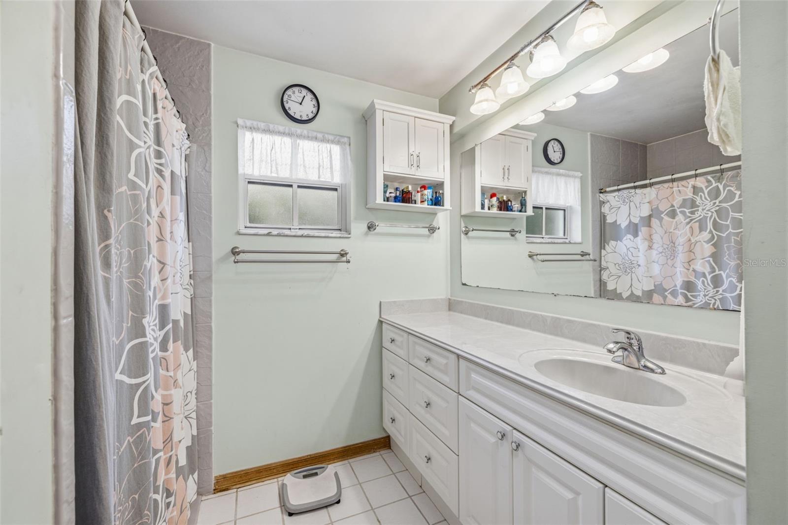 Ensuite Primary Bathroom