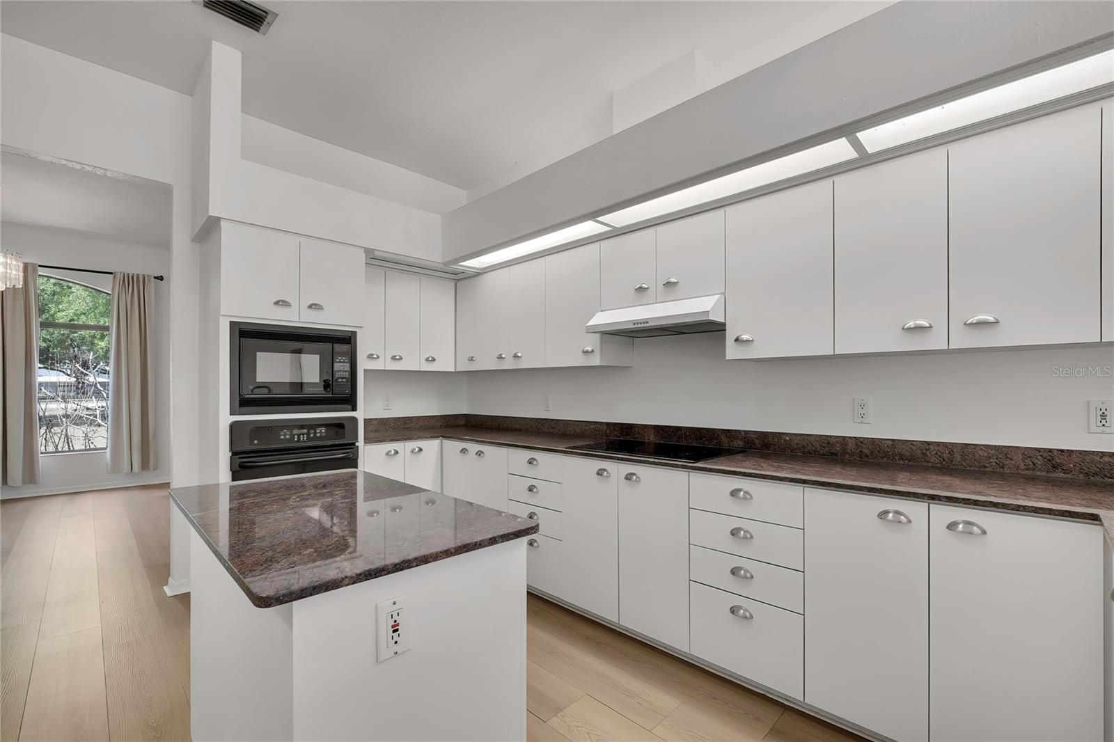 18401 30TH ST, LUTZ, FL, 33559