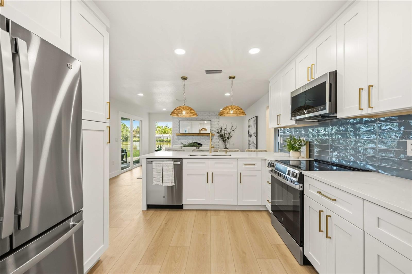 2273 LAKEWOOD DR, NOKOMIS, FL, 34275