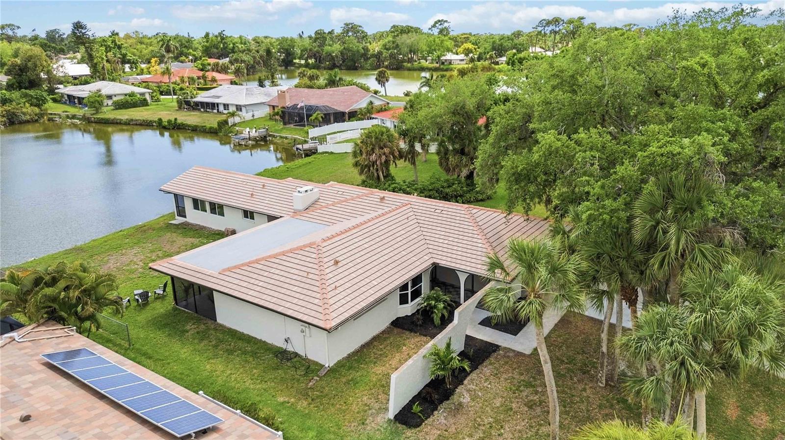 2273 LAKEWOOD DR, NOKOMIS, FL, 34275