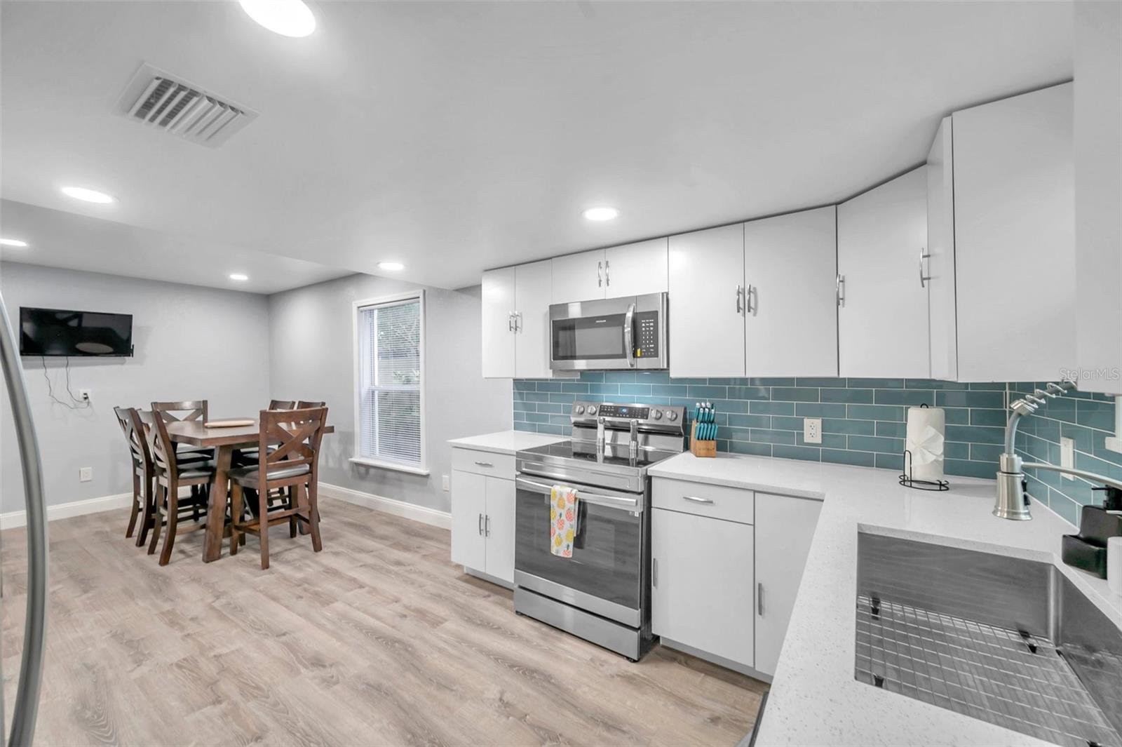 3720 3RD AVE N #1/2, ST PETERSBURG, FL, 33713