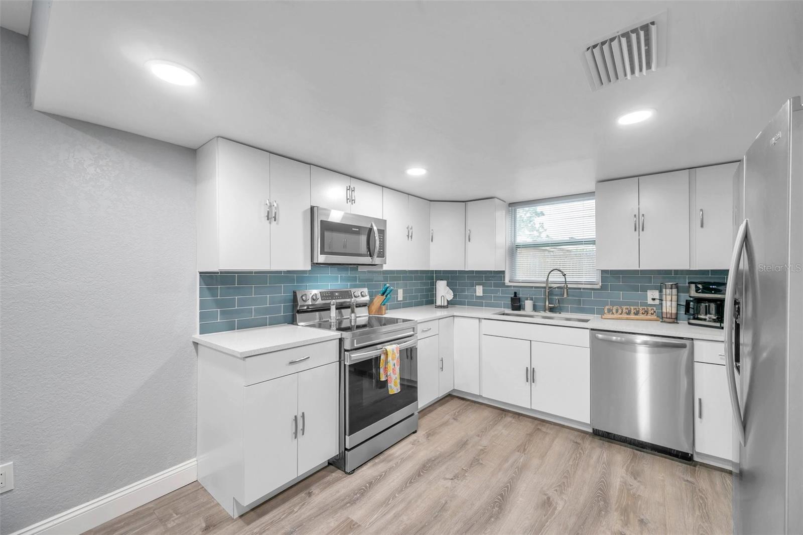 3720 3RD AVE N #1/2, ST PETERSBURG, FL, 33713