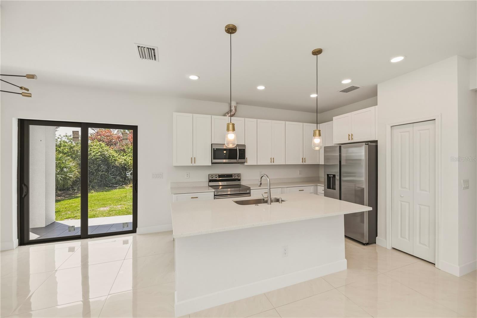 15089 ALDAMA CIR, PORT CHARLOTTE, FL, 33981