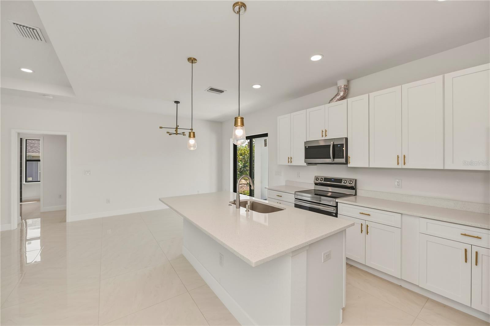 15089 ALDAMA CIR, PORT CHARLOTTE, FL, 33981