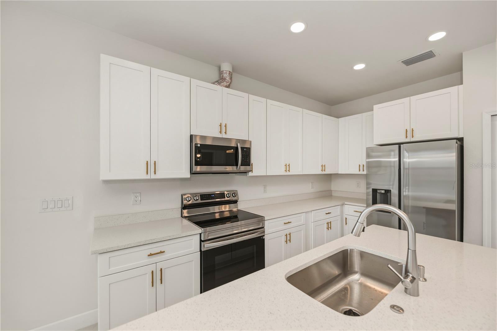 15089 ALDAMA CIR, PORT CHARLOTTE, FL, 33981