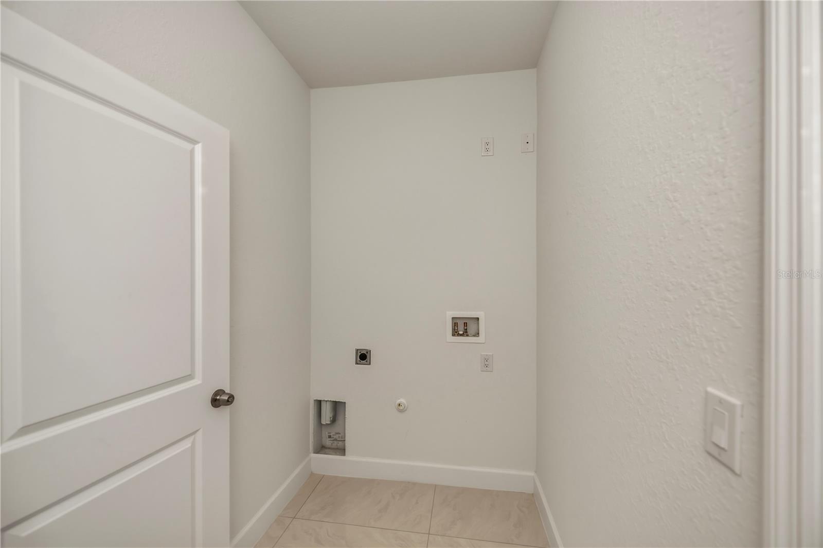 15089 ALDAMA CIR, PORT CHARLOTTE, FL, 33981