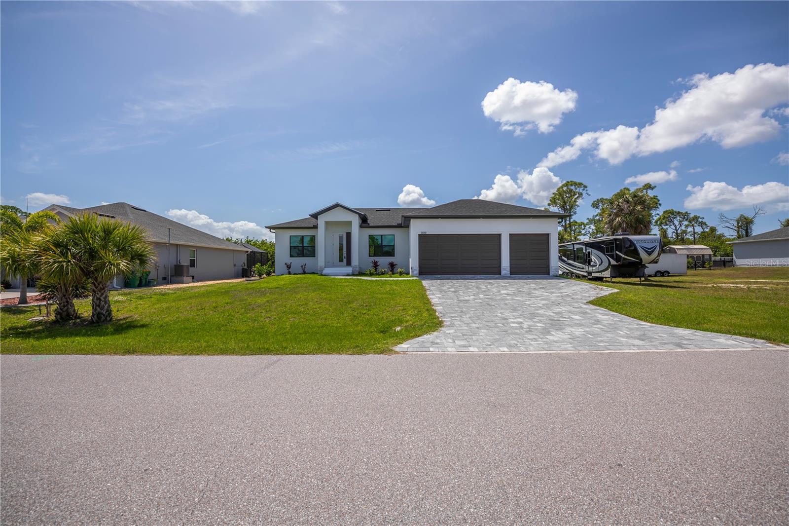 15089 ALDAMA CIR, PORT CHARLOTTE, FL, 33981