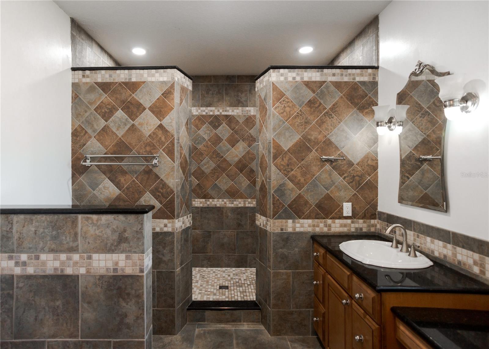8445 SHADY GLEN DR, ORLANDO, FL, 32819