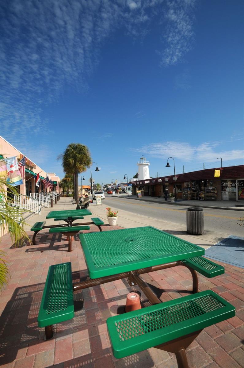 GROSSE AVE, TARPON SPRINGS, FL, 34689