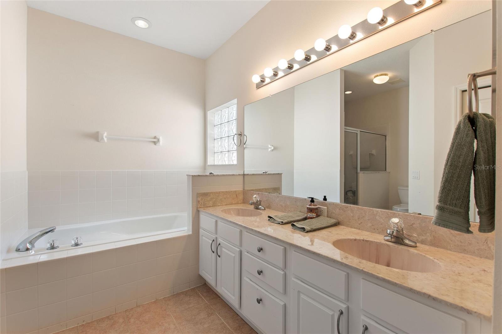 612 VISTA OAKS WAY, DAVENPORT, FL, 33837