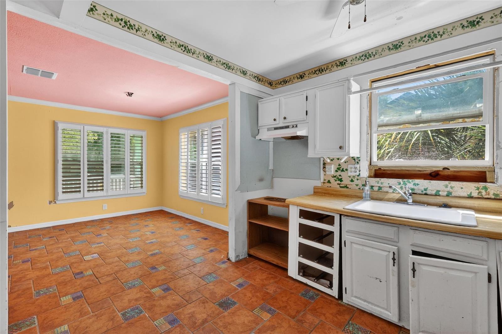339 N CLAYTON ST, MOUNT DORA, FL, 32757