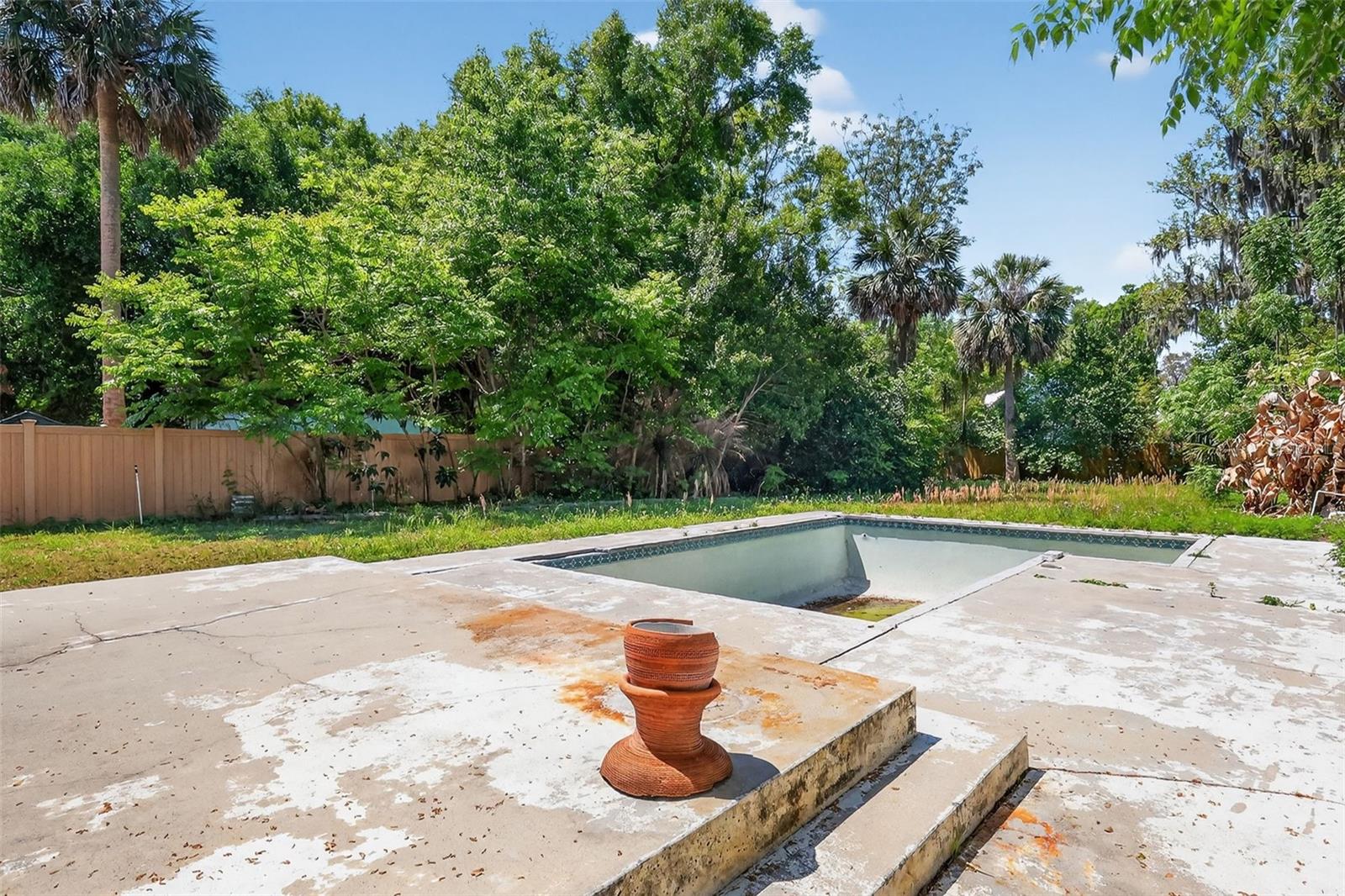 339 N CLAYTON ST, MOUNT DORA, FL, 32757