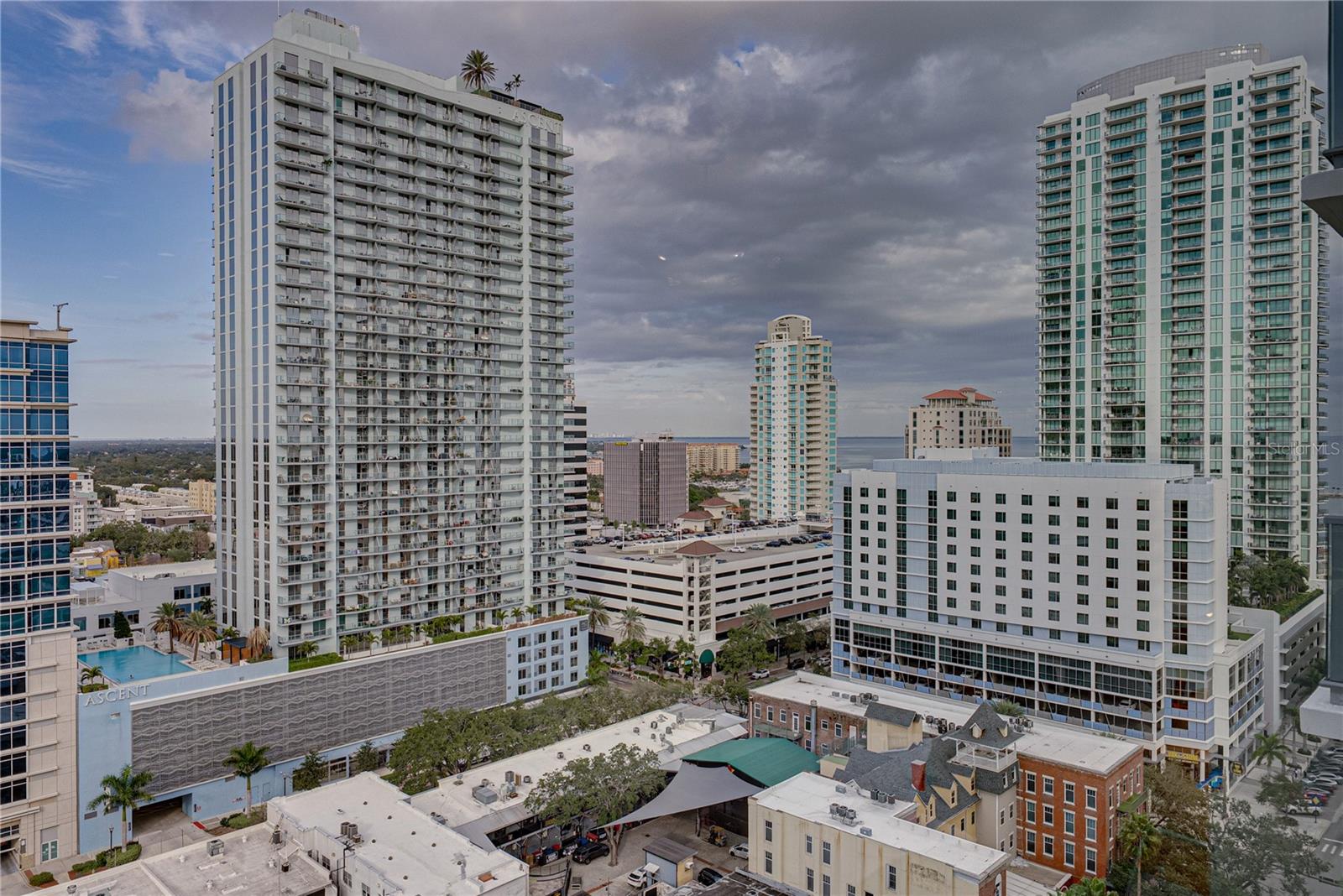 275 1ST AVE S #1701, ST PETERSBURG, FL, 33701