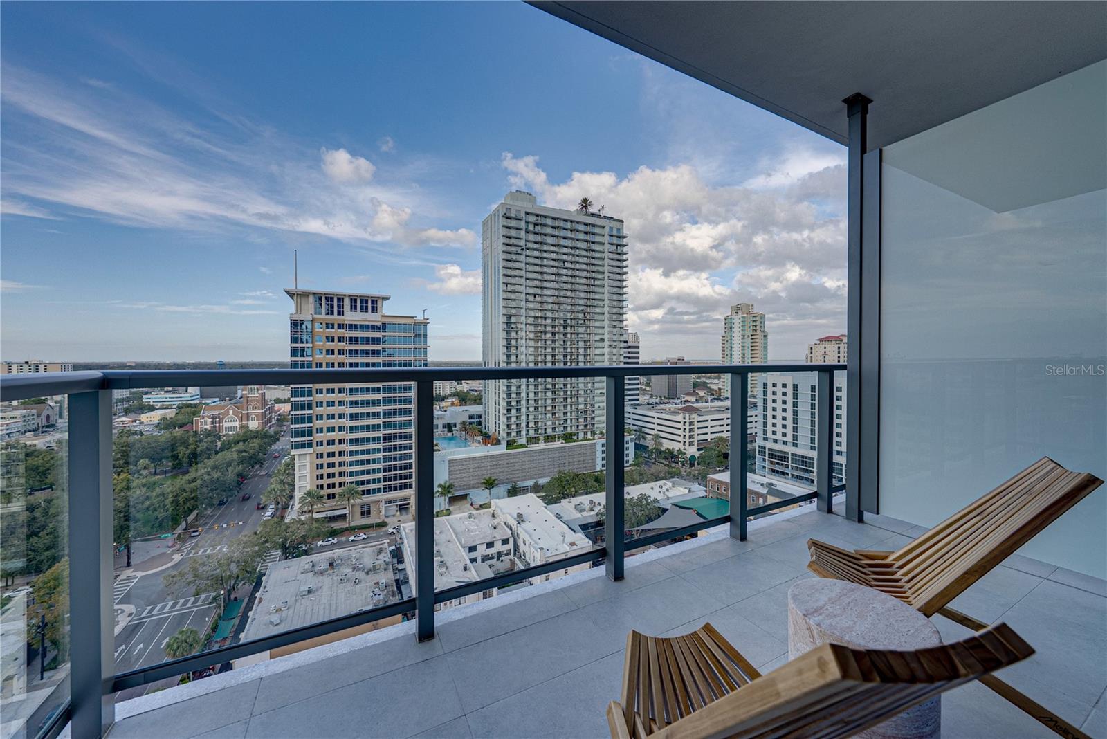 275 1ST AVE S #1701, ST PETERSBURG, FL, 33701