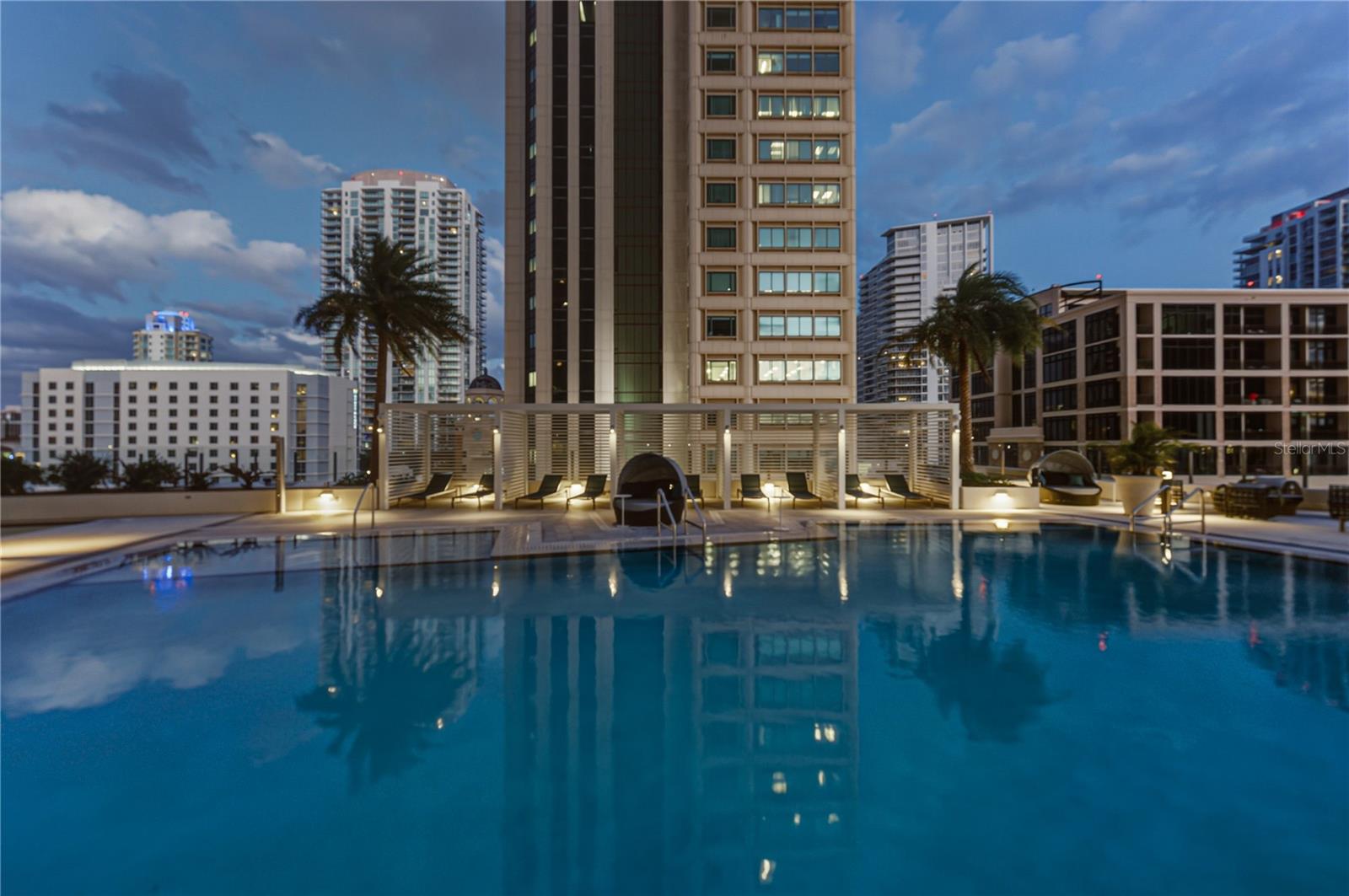 275 1ST AVE S #1701, ST PETERSBURG, FL, 33701