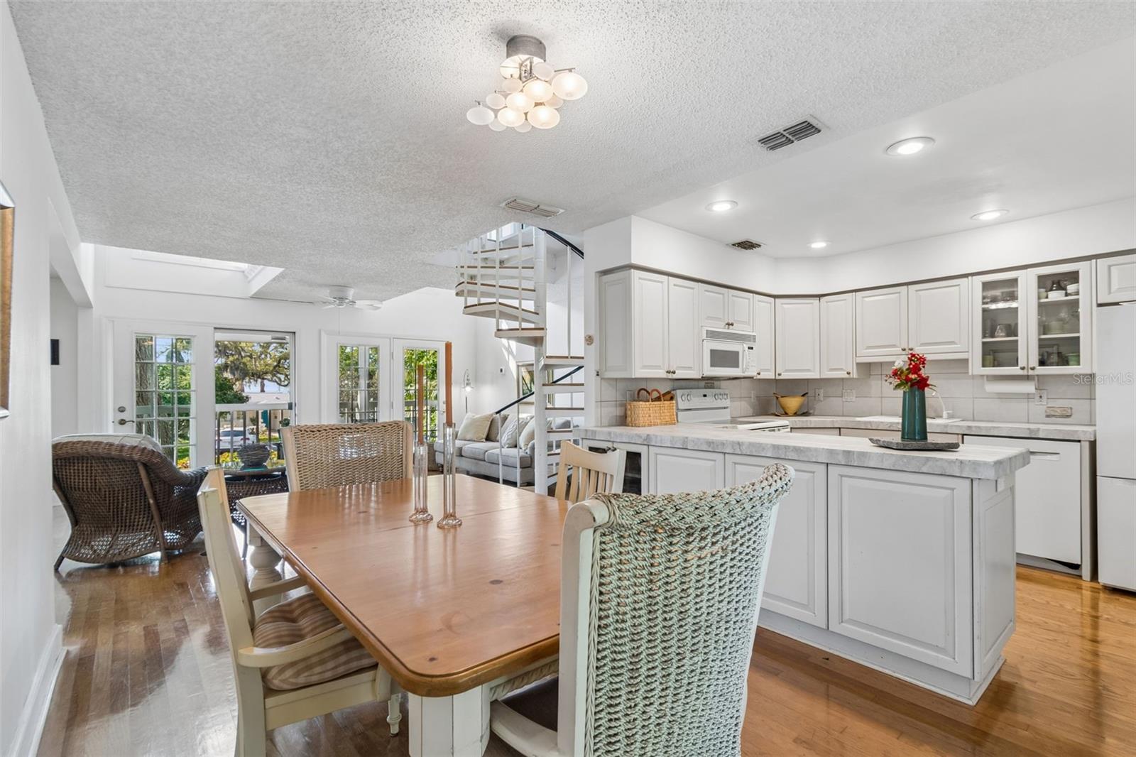 600 N MAYO ST, CRYSTAL BEACH, FL, 34681