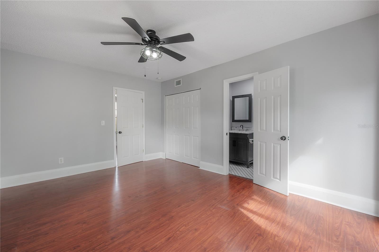 1007 E ROBSON ST, TAMPA, FL, 33604