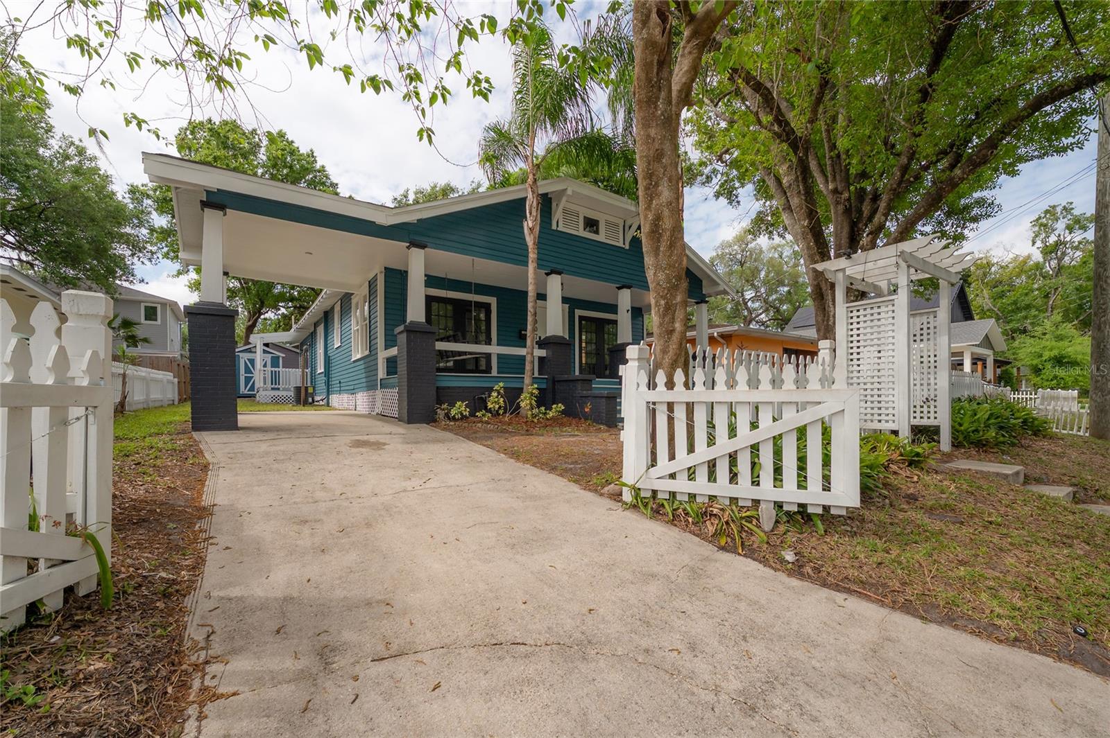 1007 E ROBSON ST, TAMPA, FL, 33604