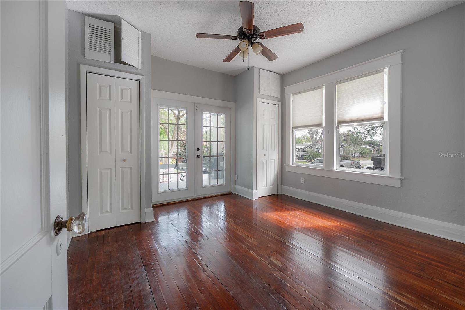 1007 E ROBSON ST, TAMPA, FL, 33604