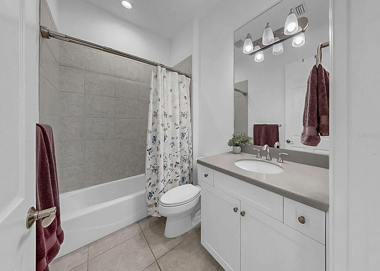 Bathroom 2 (ensuite)