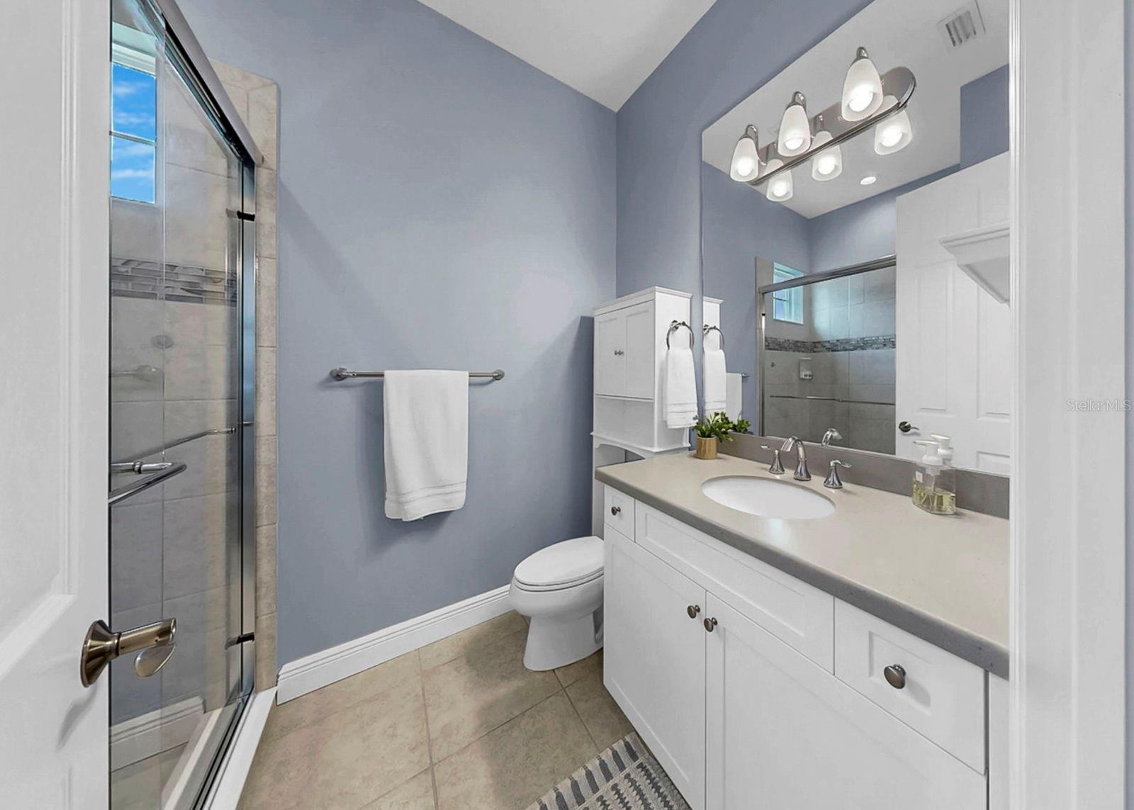 Bathroom 3 (ensuite)