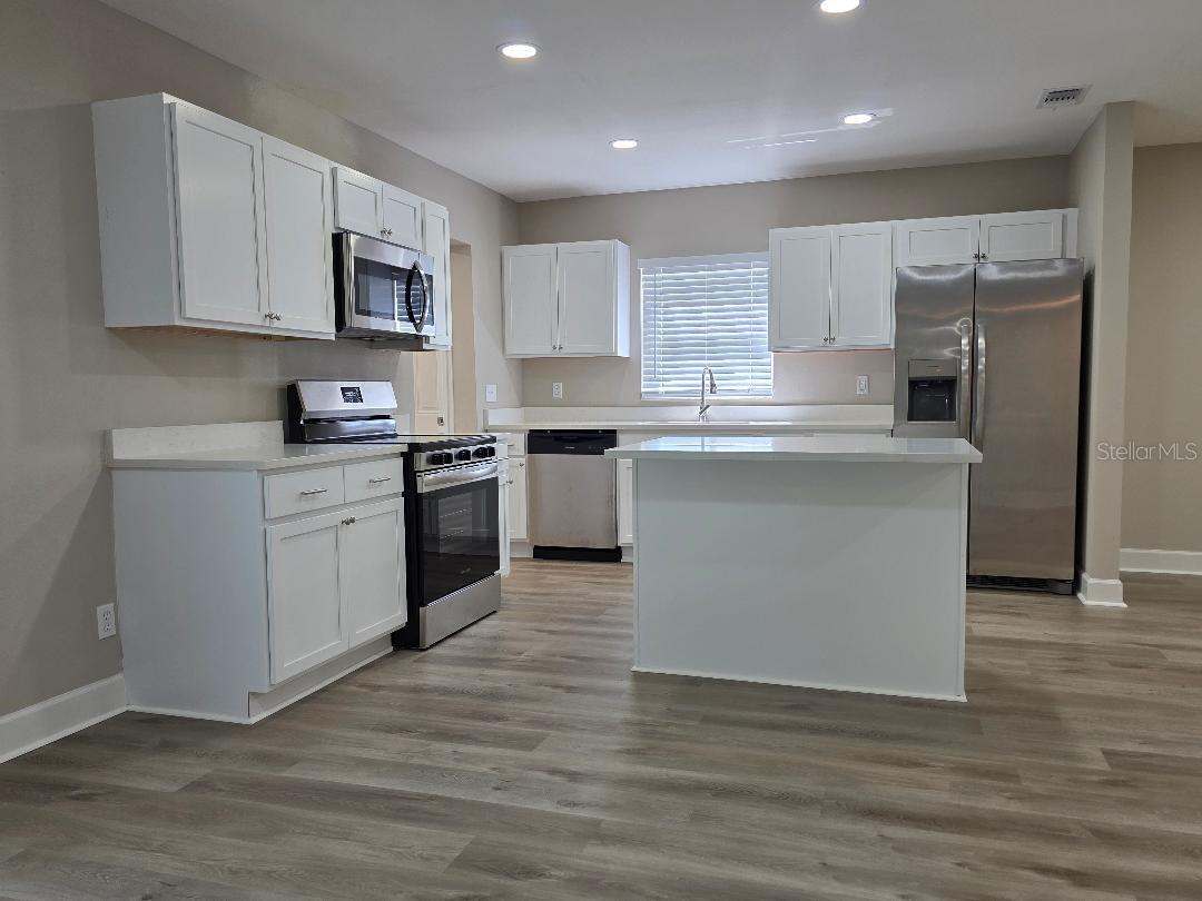 12022 RIVERHILLS DR, TAMPA, FL, 33617