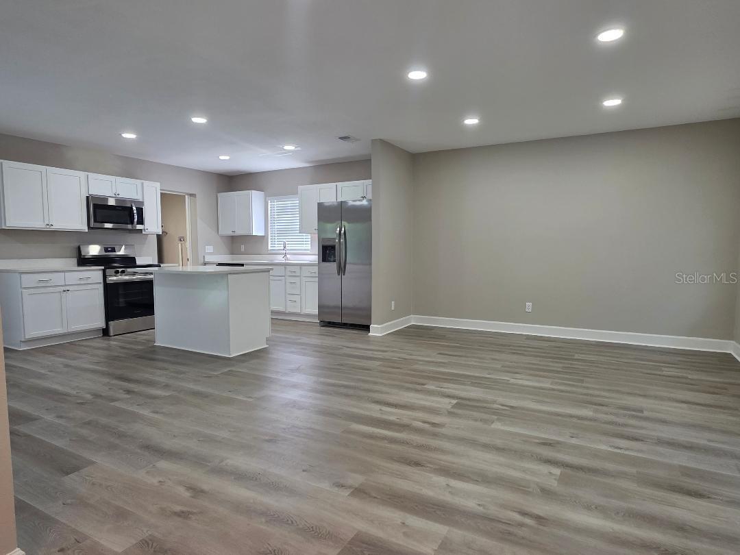 12022 RIVERHILLS DR, TAMPA, FL, 33617