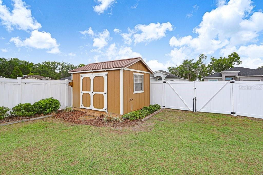 8235 WILDER LOOP, LAKELAND, FL, 33809