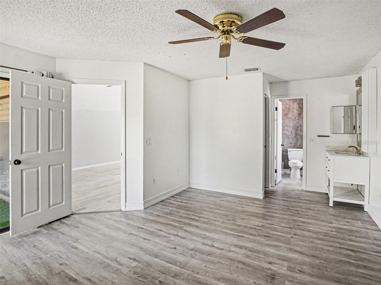 2918 S SEMORAN BLVD #E2, ORLANDO, FL, 32822