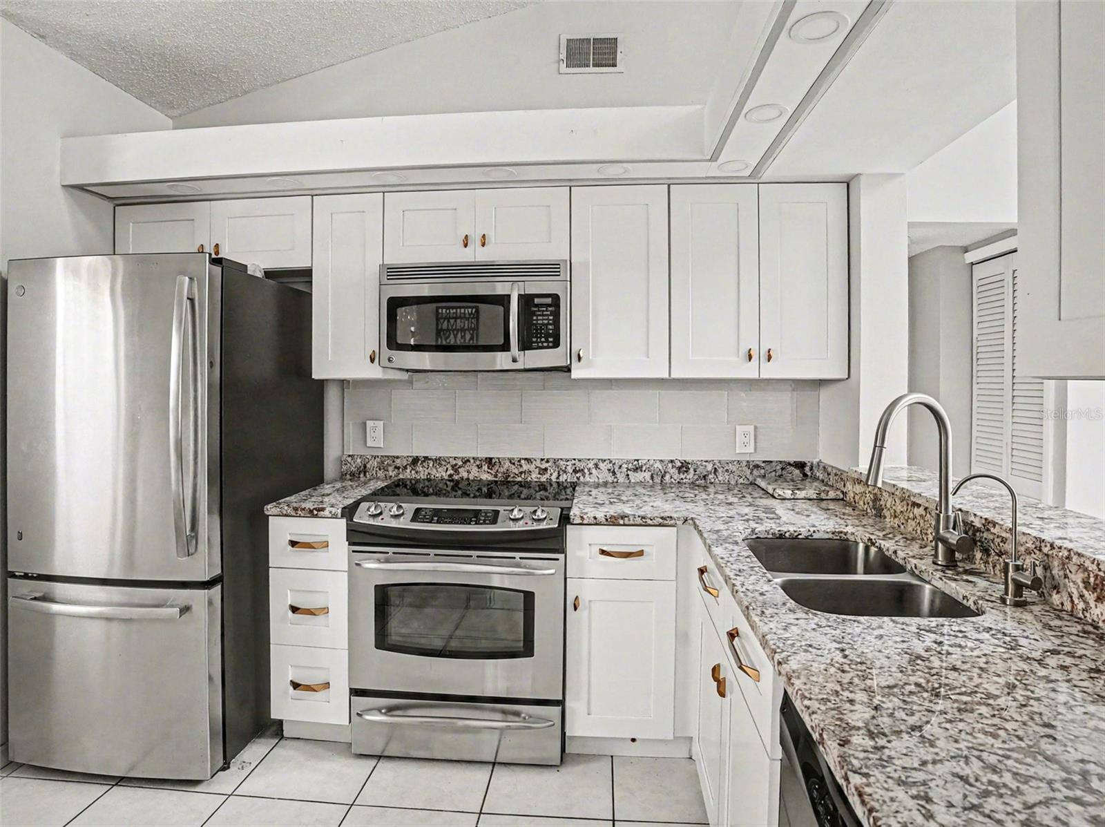2918 S SEMORAN BLVD #E2, ORLANDO, FL, 32822