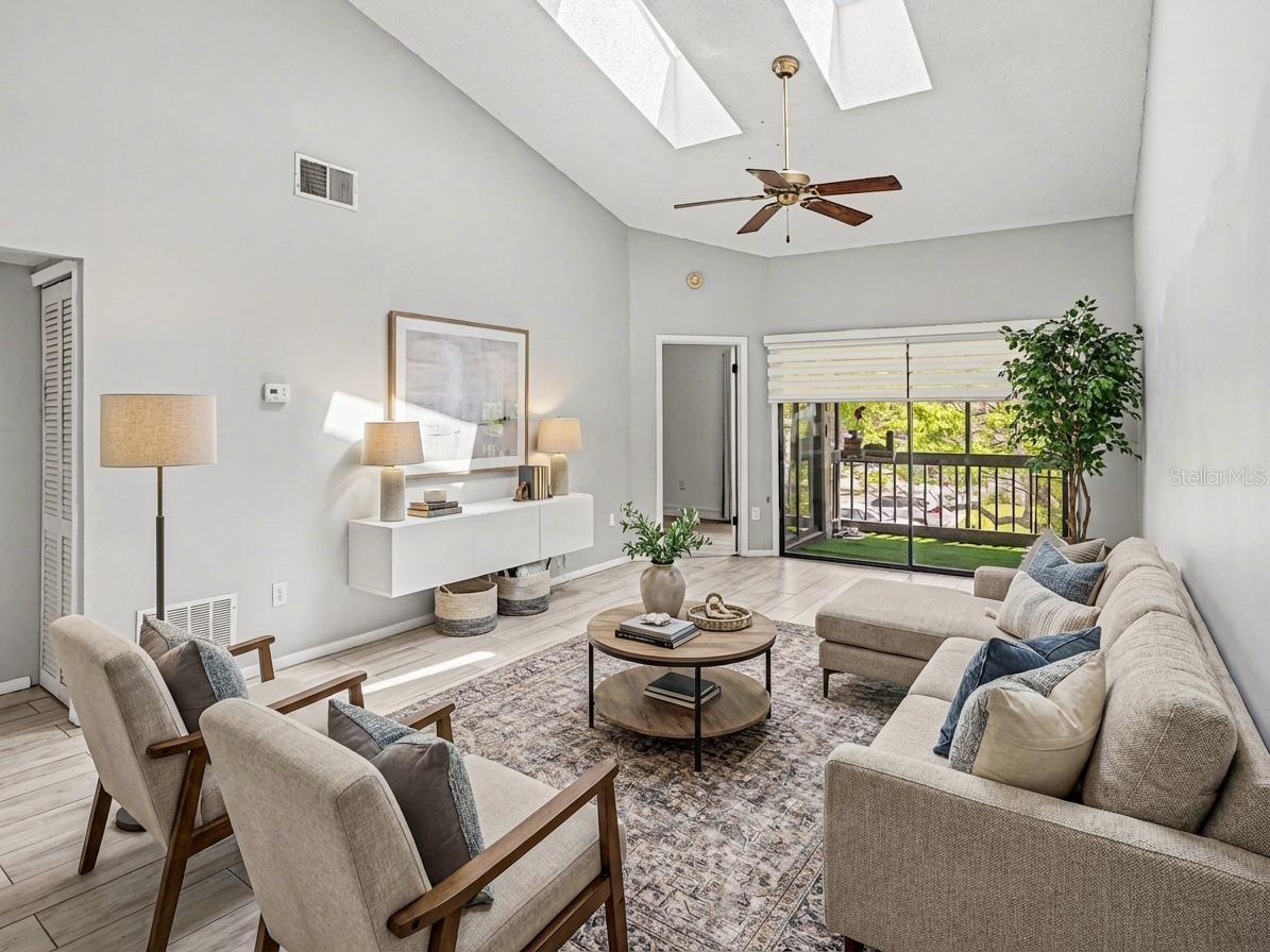 2918 S SEMORAN BLVD #E2, ORLANDO, FL, 32822