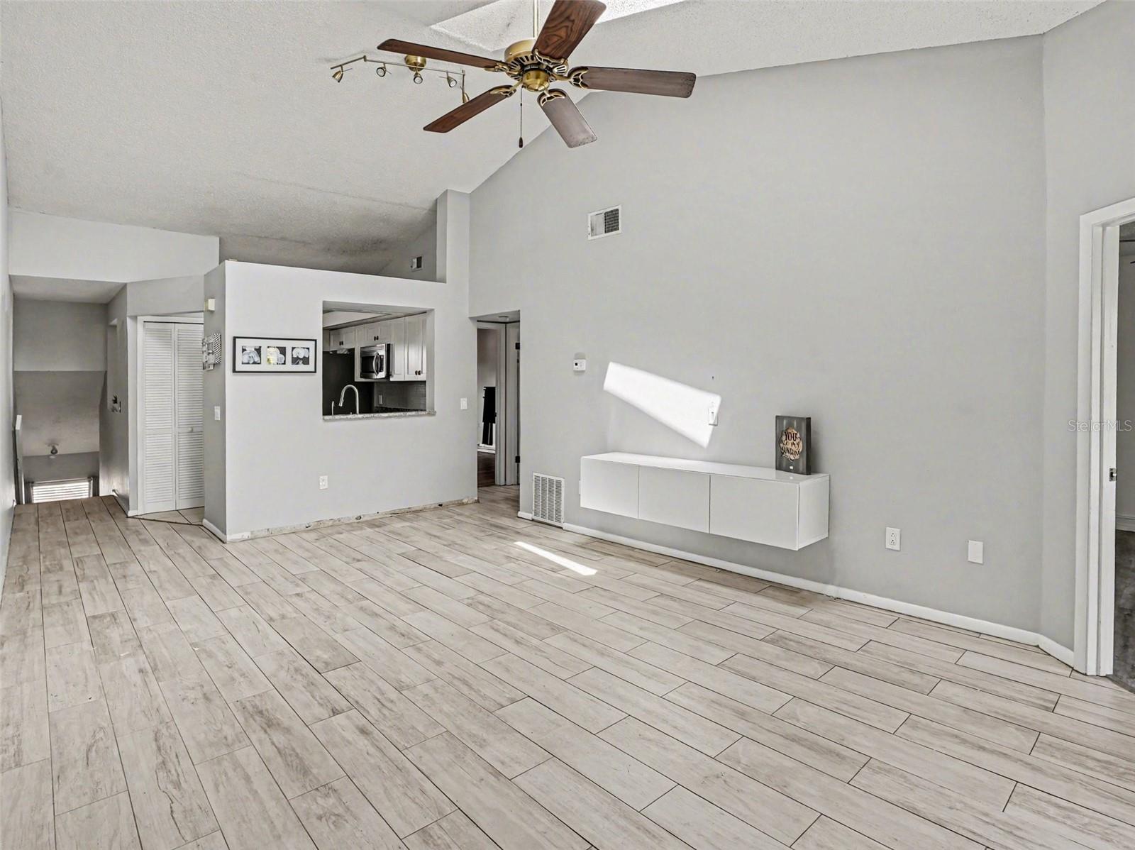 2918 S SEMORAN BLVD #E2, ORLANDO, FL, 32822
