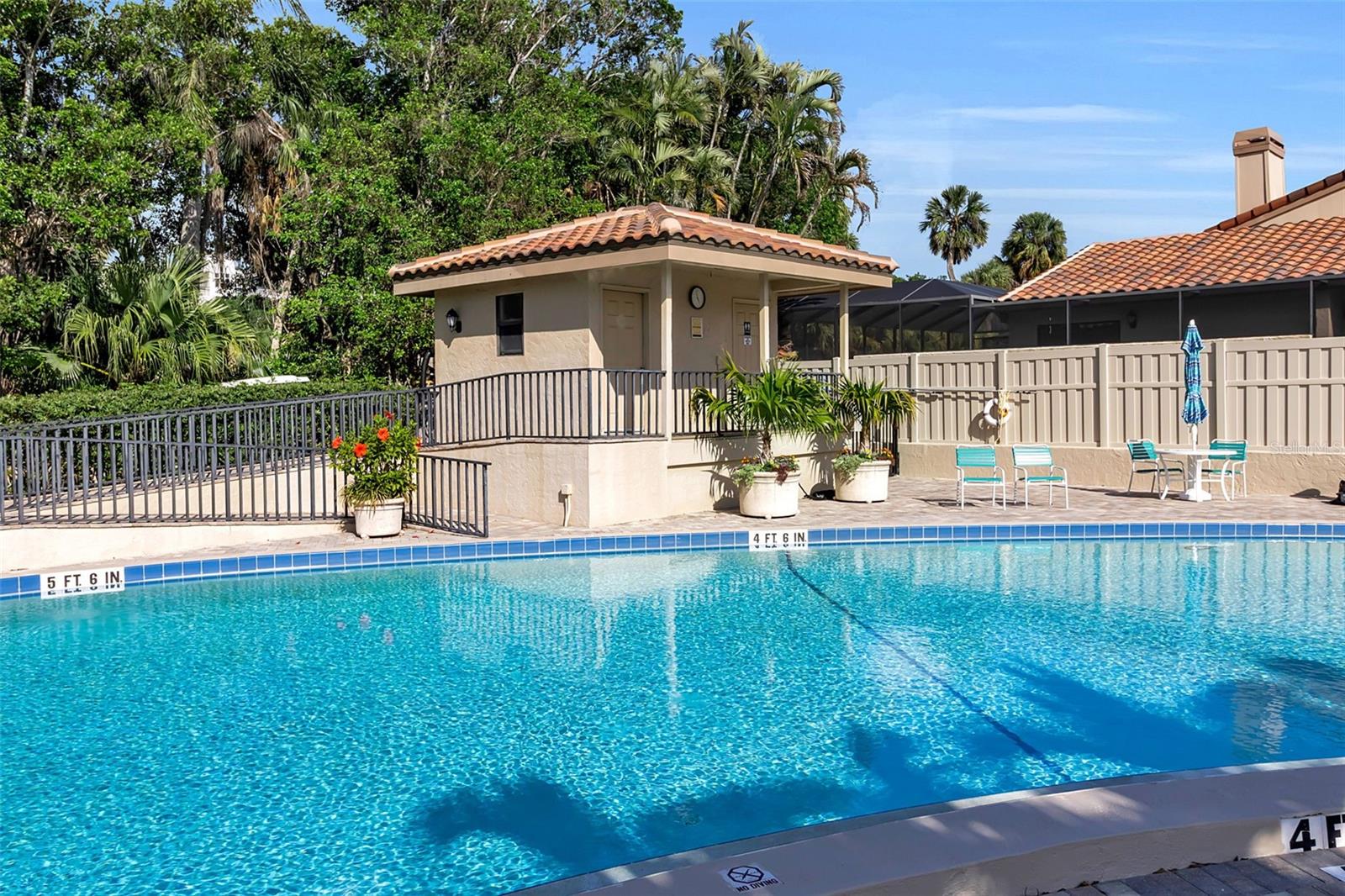 2341 HARBOUR OAKS DR, LONGBOAT KEY, FL, 34228