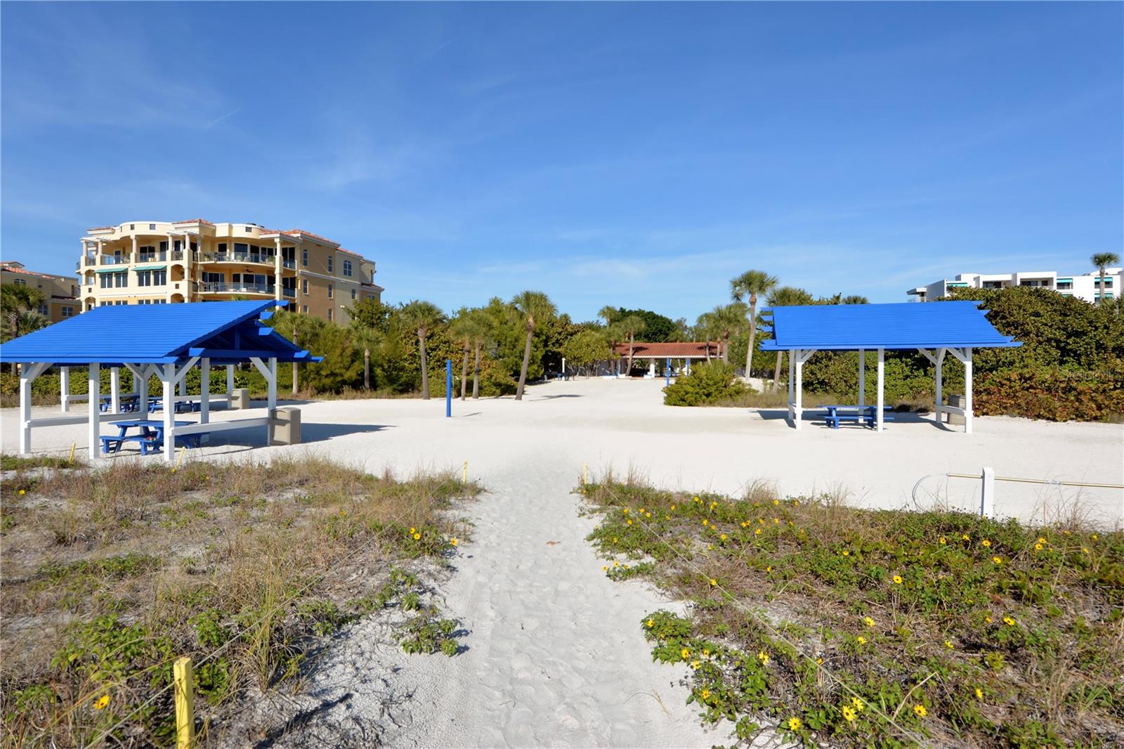2341 HARBOUR OAKS DR, LONGBOAT KEY, FL, 34228