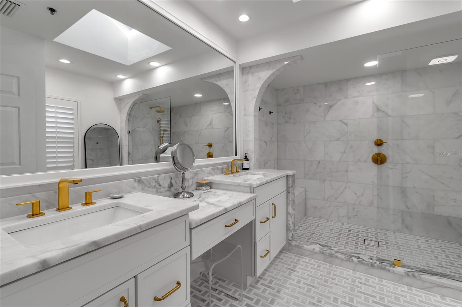 2341 HARBOUR OAKS DR, LONGBOAT KEY, FL, 34228