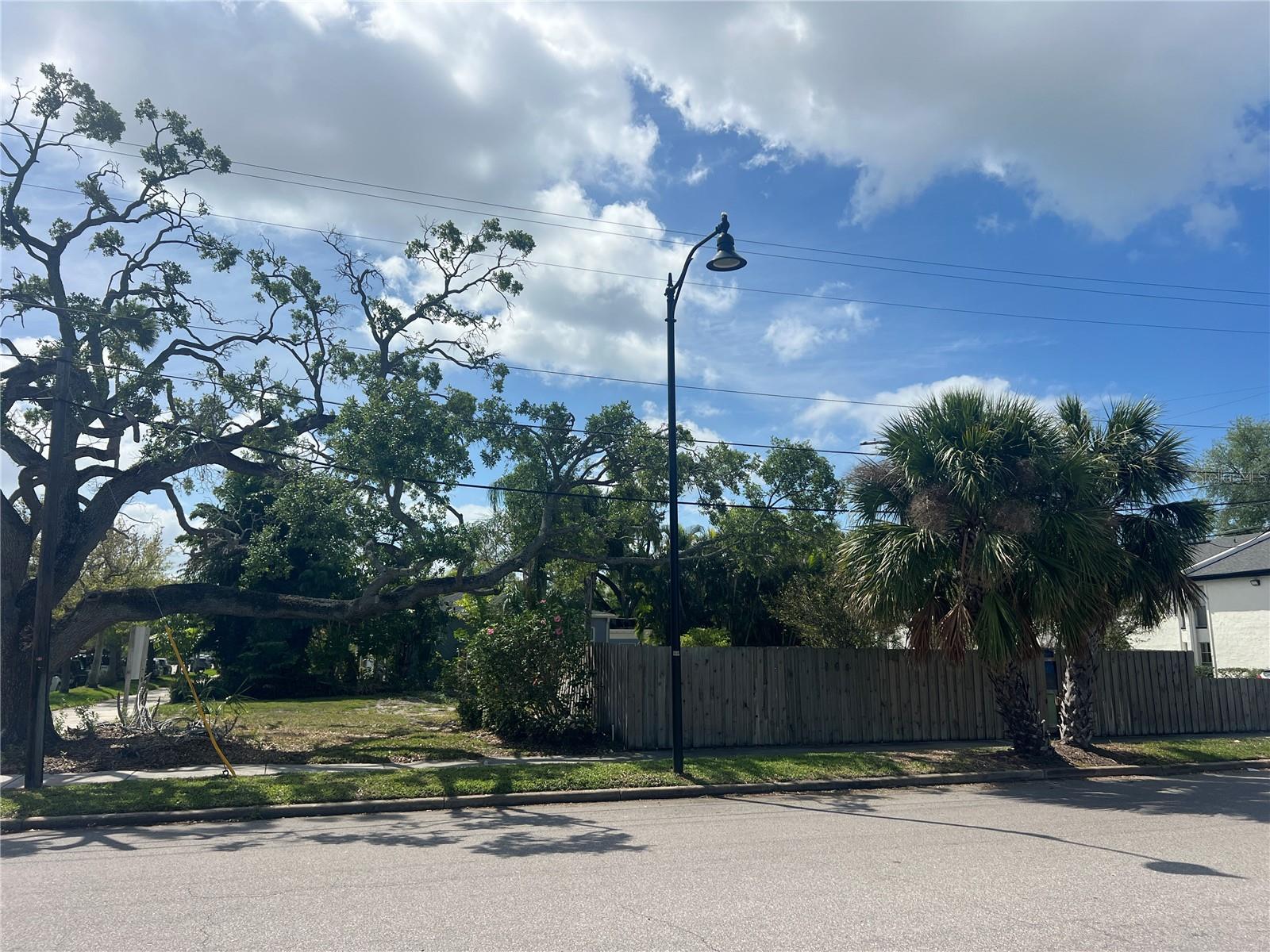 404 E DAVIS BLVD, TAMPA, FL, 33606