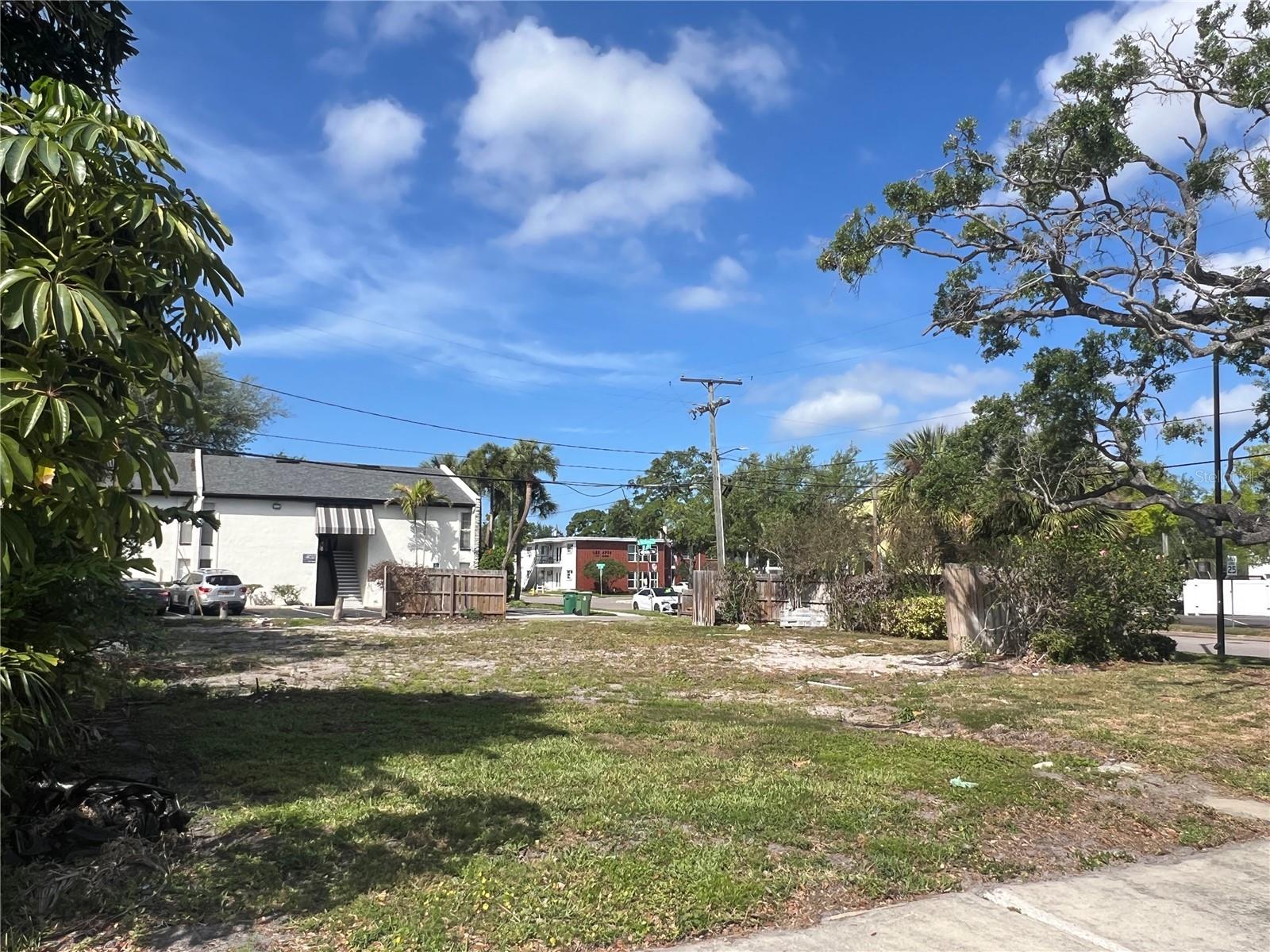 404 E DAVIS BLVD, TAMPA, FL, 33606