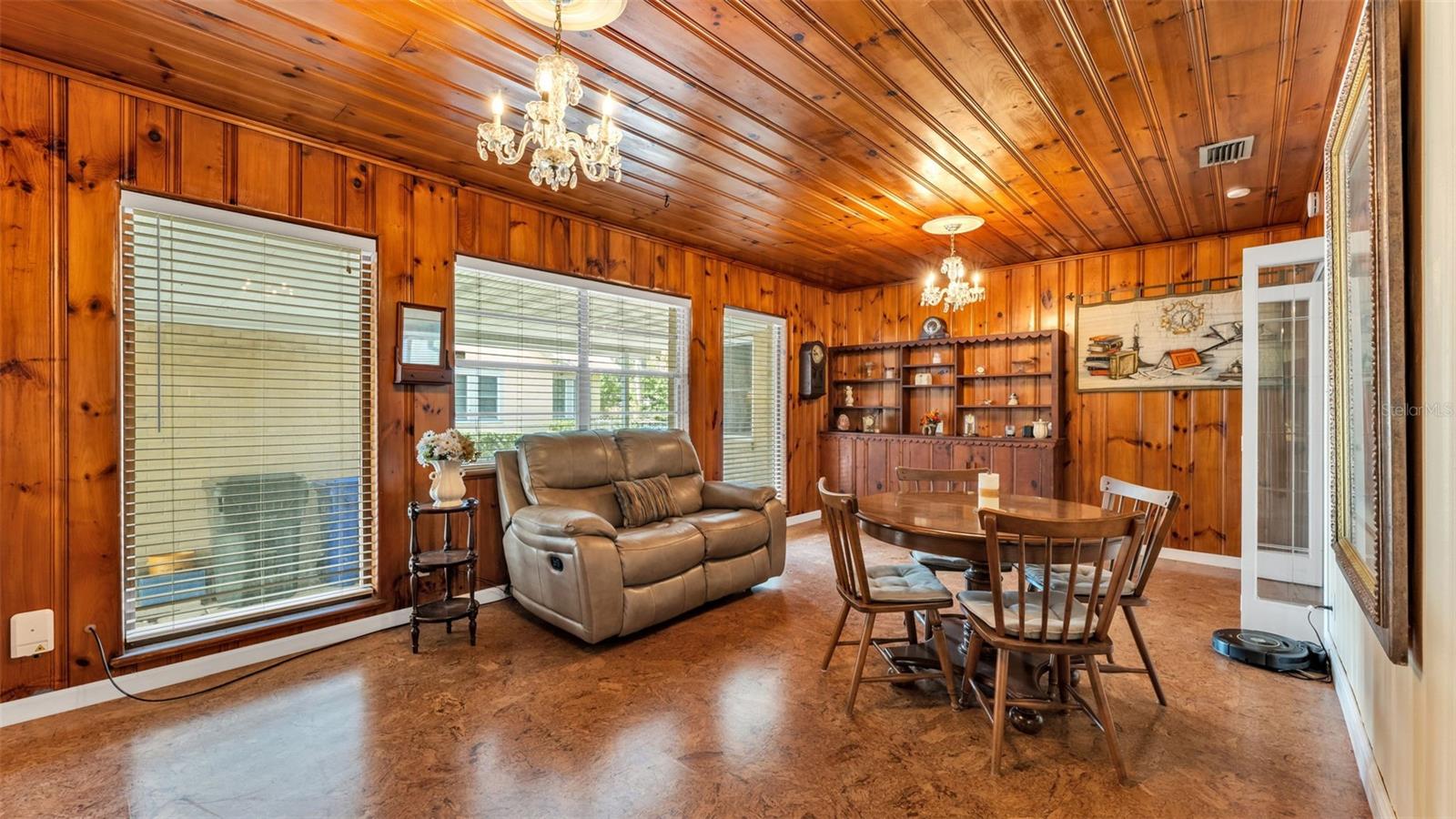 621 S INGRAHAM AVE, LAKELAND, FL, 33801